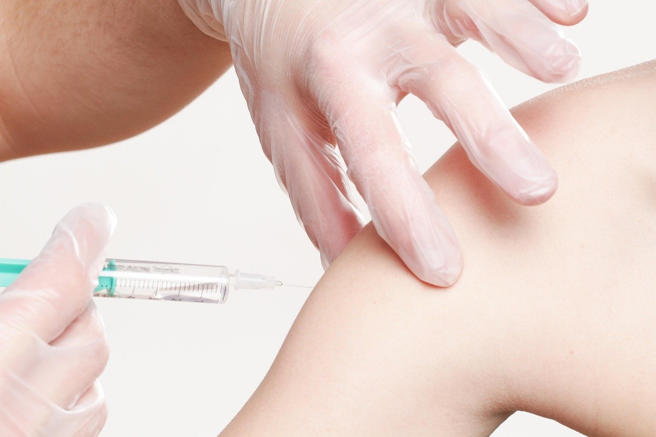 vaccination, impfspritze, medicine, doctor, health, blood pressure, hospital, examination, injection, medical, healing, disposable syringe, needle, diagnosis, physician, vaccination, vaccination, vaccination, vaccination, injection, injection, injection, injection, injection